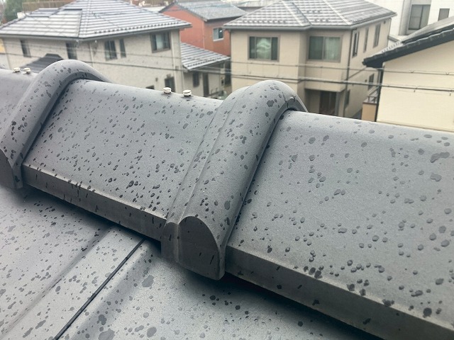 棟を固定するネジ